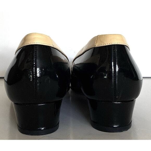 Vintage Bruno Magli Italian Black Cream Patent Leather Bow Flat Pumps - Picture 4 of 9